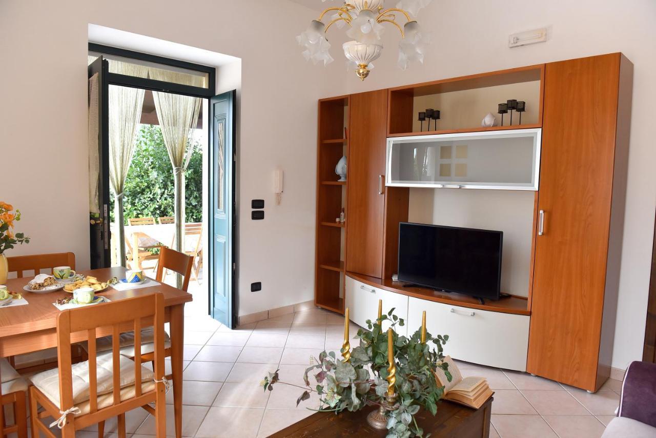 Ulivo Apartment โลโกโรตอนโด ภายนอก รูปภาพ