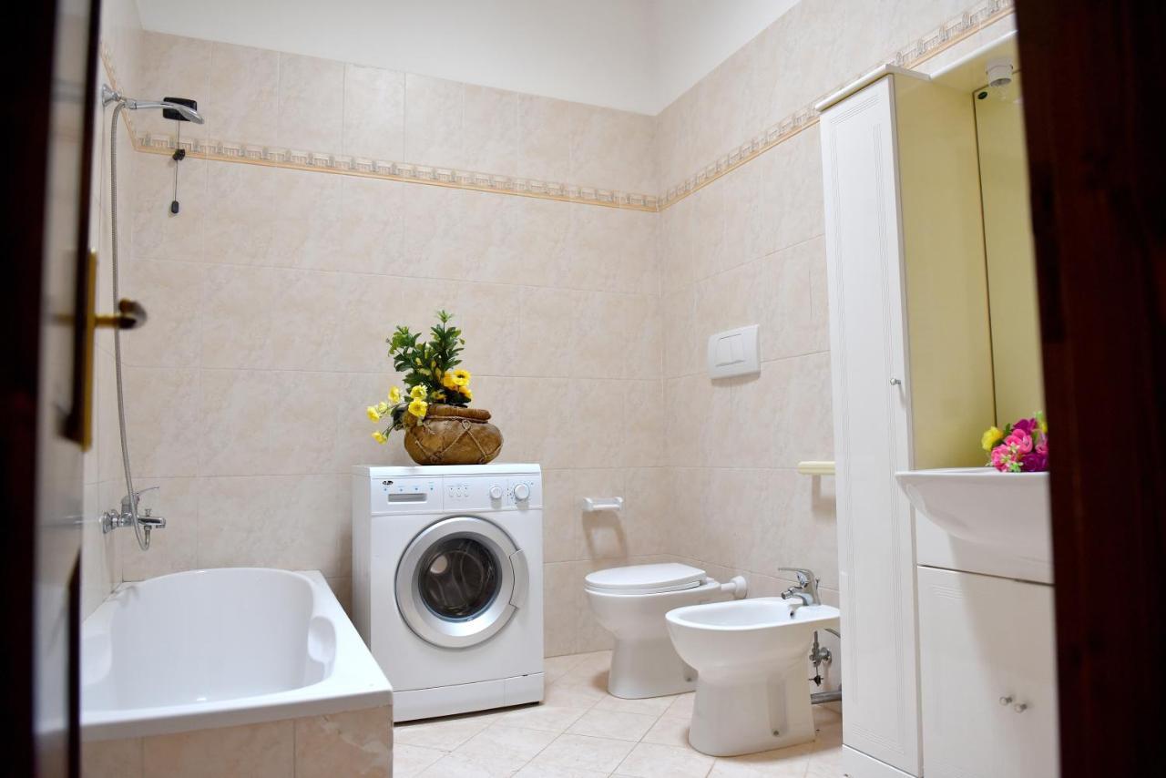 Ulivo Apartment โลโกโรตอนโด ภายนอก รูปภาพ